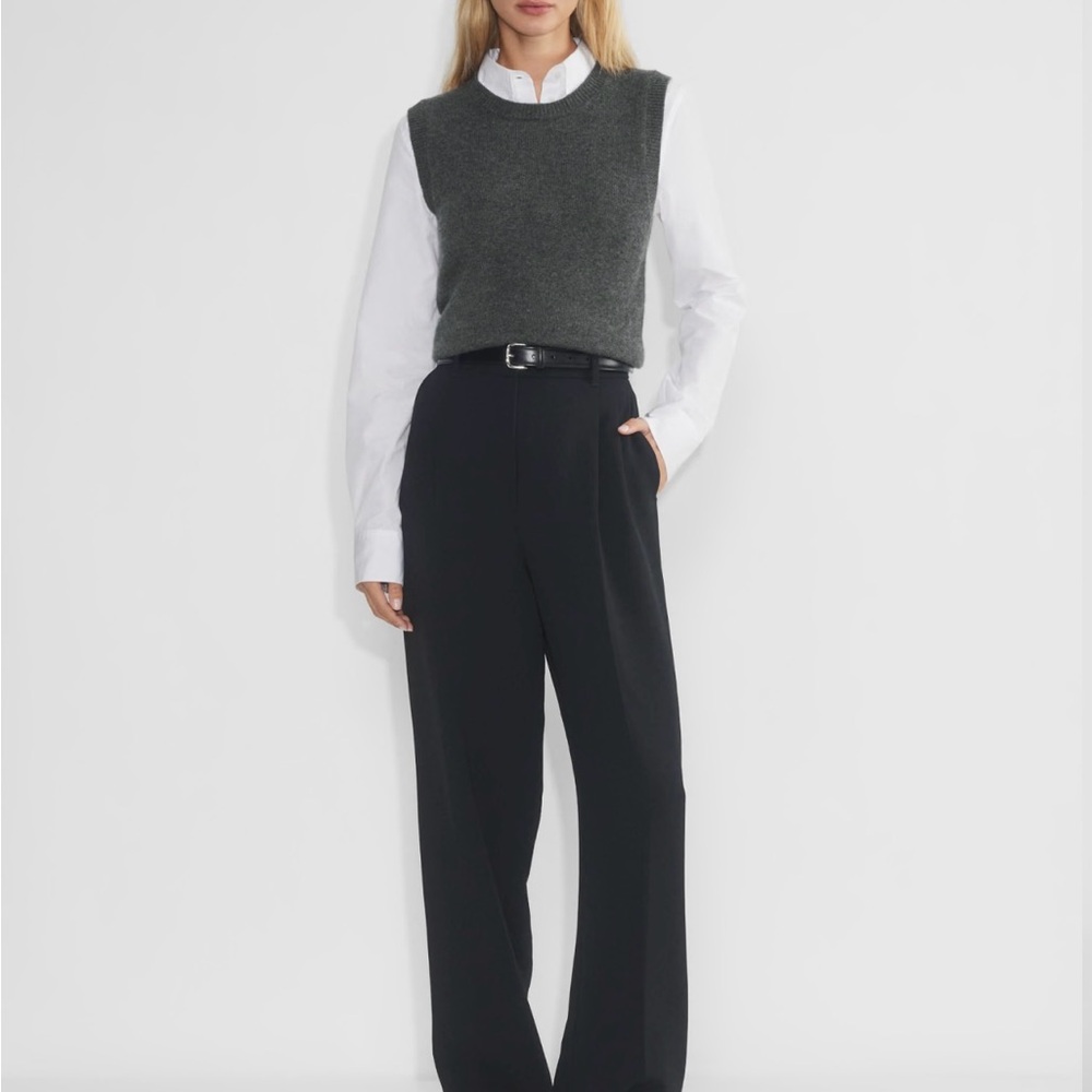Aritzia Effortless Pant Crepette in black, 16